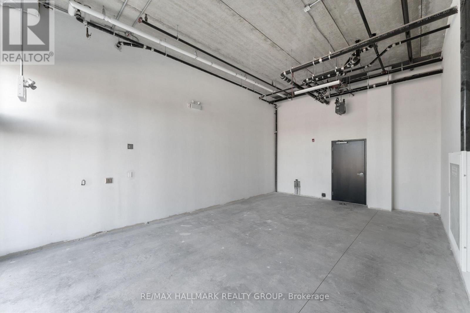 11 - 1340 Hemlock Rd Road, Ottawa, Ontario  K1K 2G8 - Photo 10 - X12474092