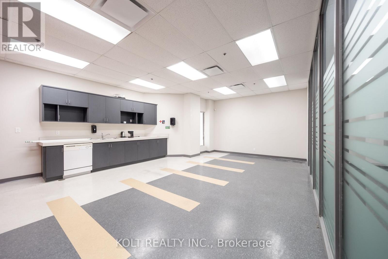 50 Novopharm Court, Toronto, Ontario  M1B 2K9 - Photo 5 - E12702352