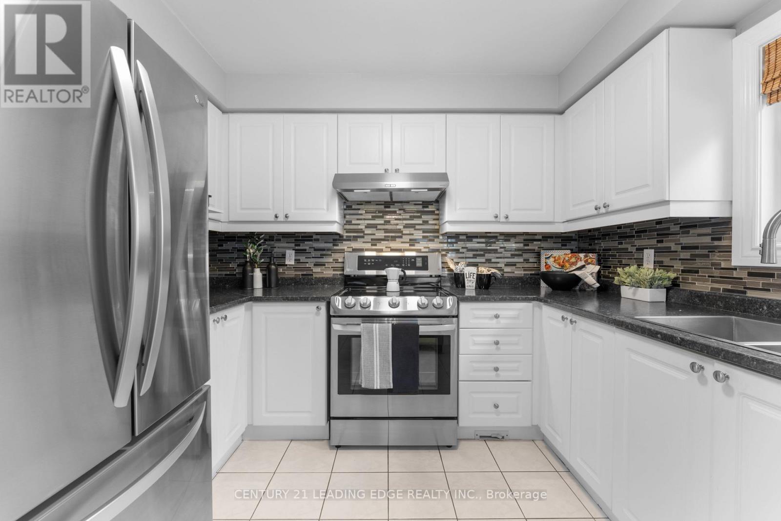 1611 Seguin Square, Pickering, Ontario  L1V 6T4 - Photo 14 - E12702392