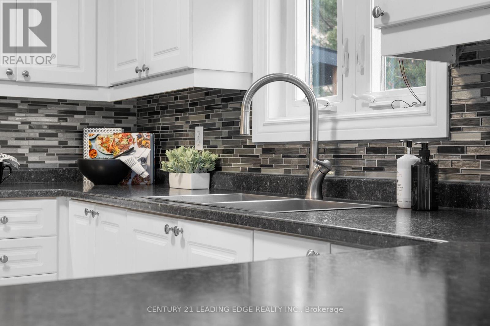 1611 Seguin Square, Pickering, Ontario  L1V 6T4 - Photo 17 - E12702392