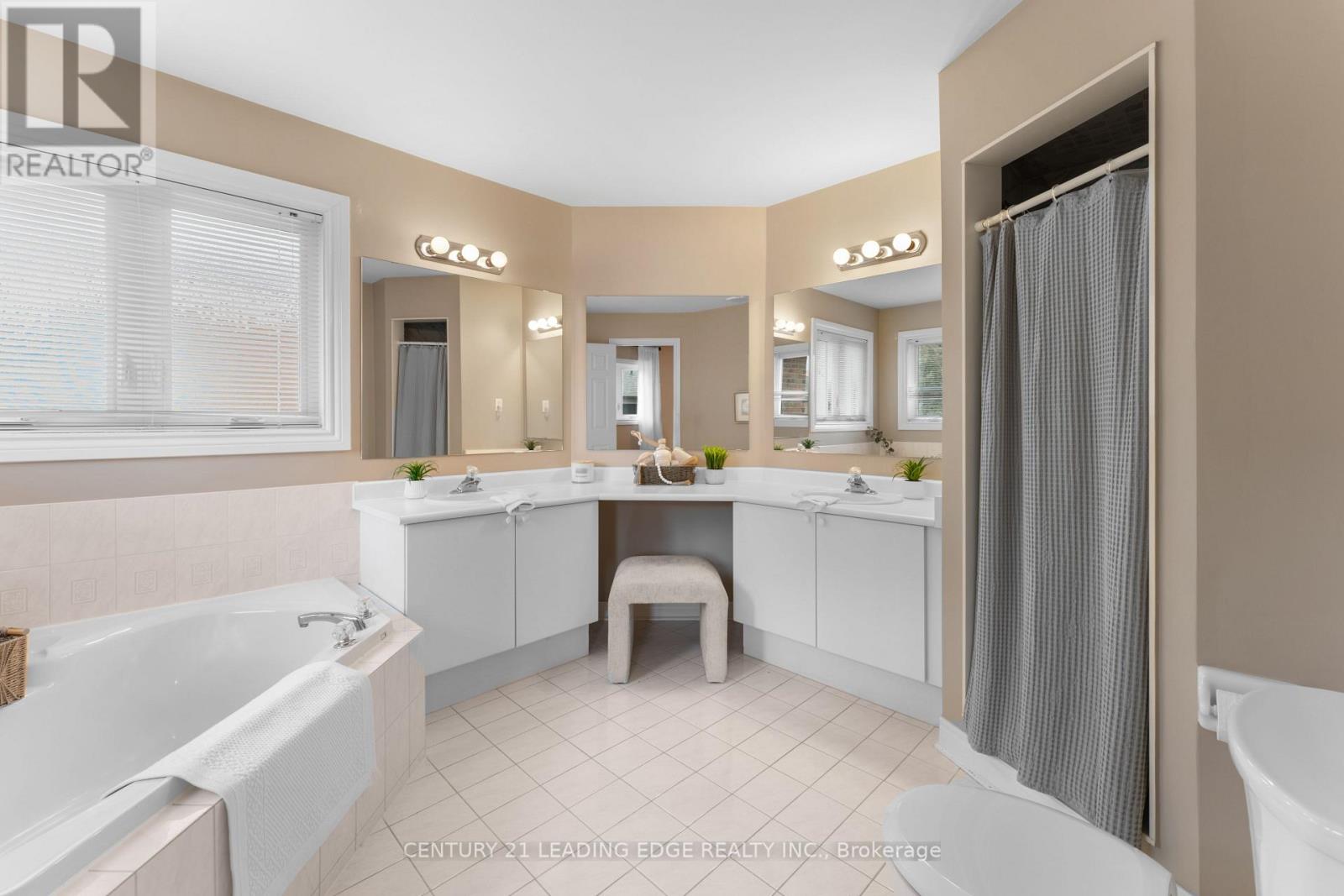 1611 Seguin Square, Pickering, Ontario  L1V 6T4 - Photo 23 - E12702392