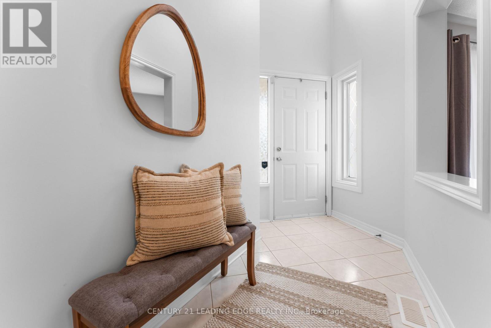 1611 Seguin Square, Pickering, Ontario  L1V 6T4 - Photo 3 - E12702392