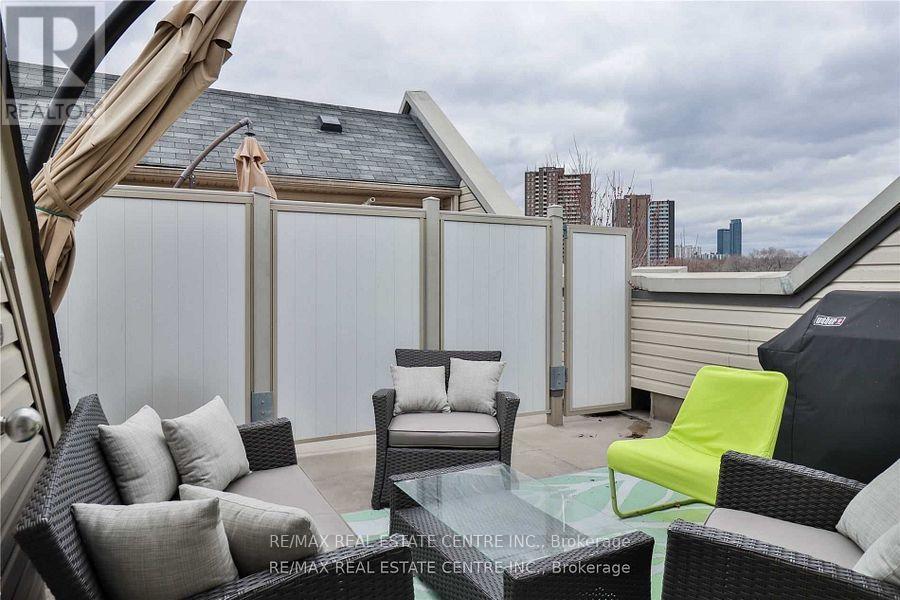 5 - 823 Dundas Street E, Toronto, Ontario  M4M 1P9 - Photo 28 - E12702410