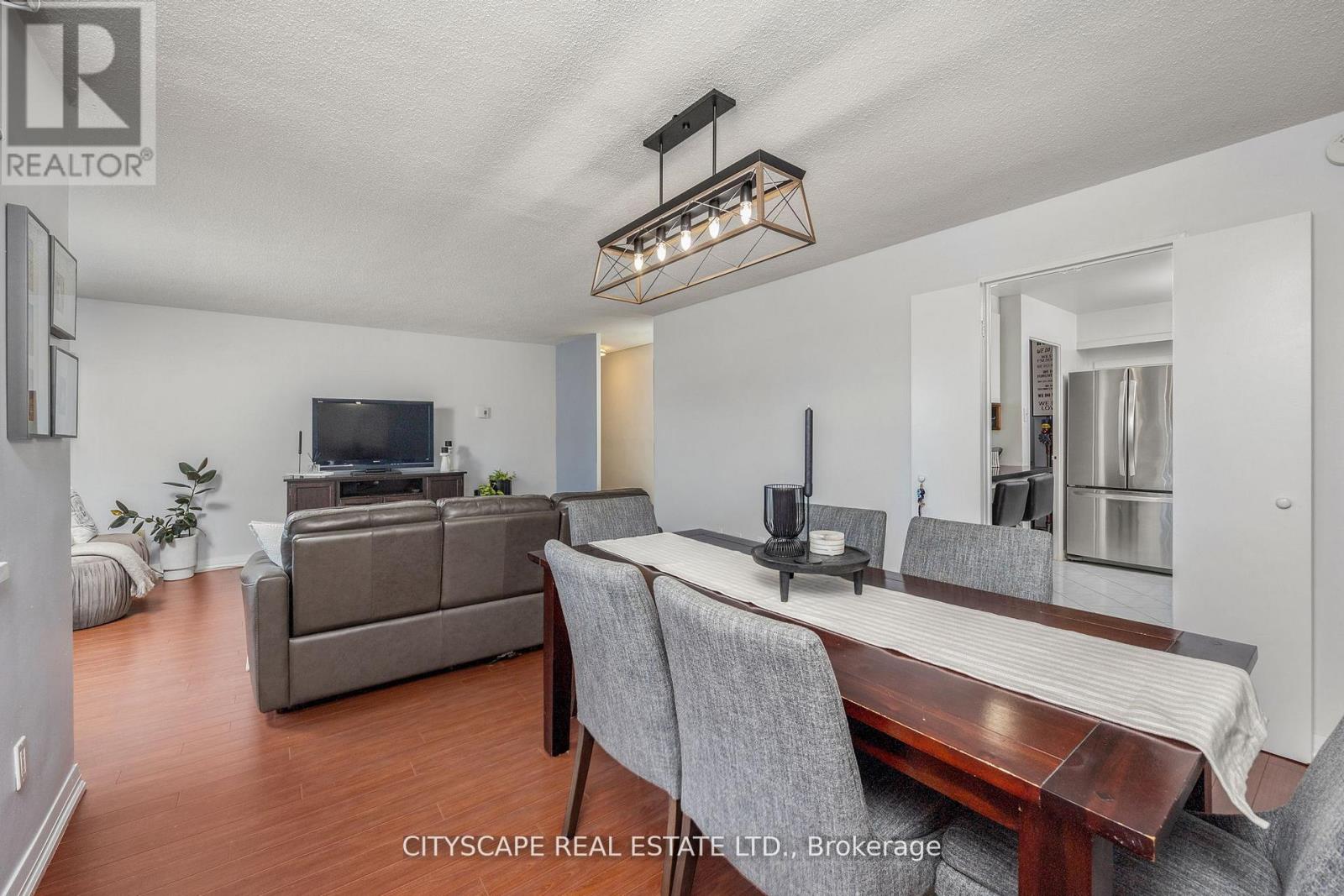 810 - 1 Royal Orchard Boulevard, Markham, Ontario  L3T 3C2 - Photo 6 - N12702354