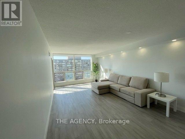 810 - 309 Major Mackenzie Drive, Richmond Hill, Ontario  L4C 9V5 - Photo 3 - N12702414