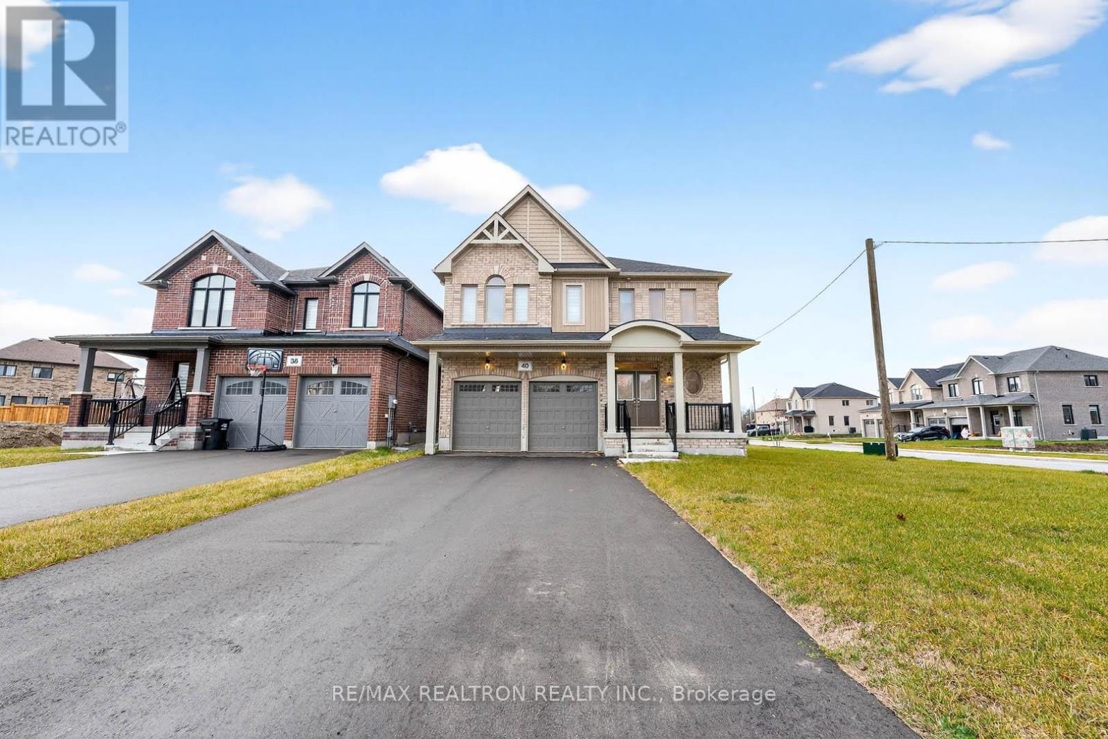 40 Wakefield Boulevard, Essa, Ontario  L3W 0L9 - Photo 2 - N12702522
