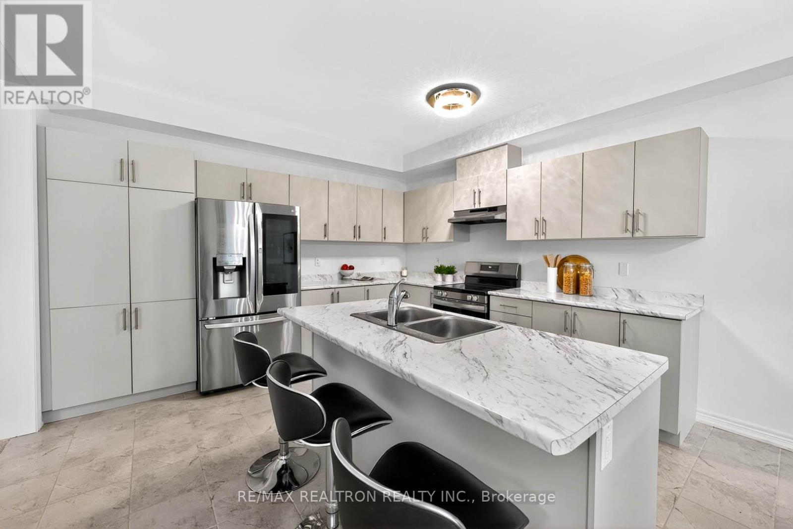 40 Wakefield Boulevard, Essa, Ontario  L3W 0L9 - Photo 21 - N12702522