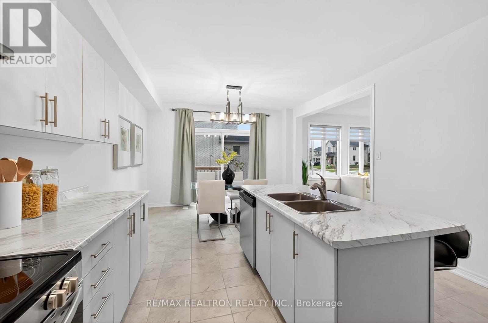 40 Wakefield Boulevard, Essa, Ontario  L3W 0L9 - Photo 23 - N12702522