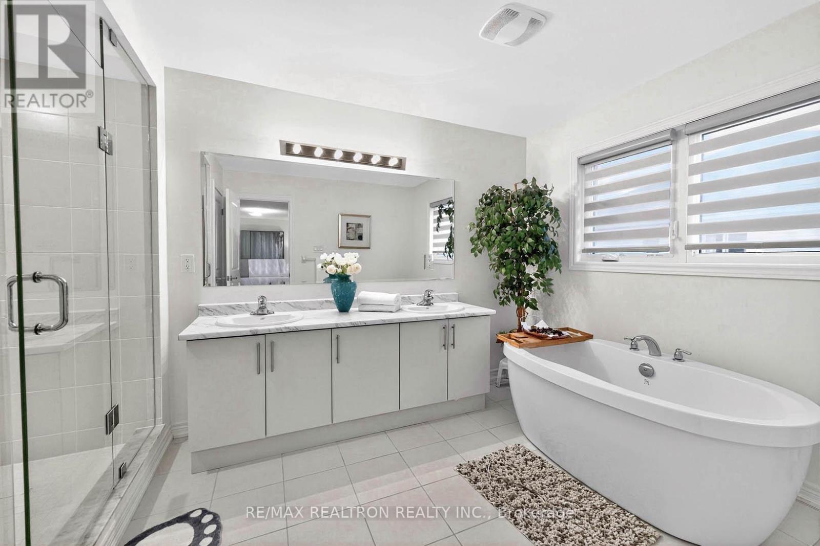 40 Wakefield Boulevard, Essa, Ontario  L3W 0L9 - Photo 35 - N12702522