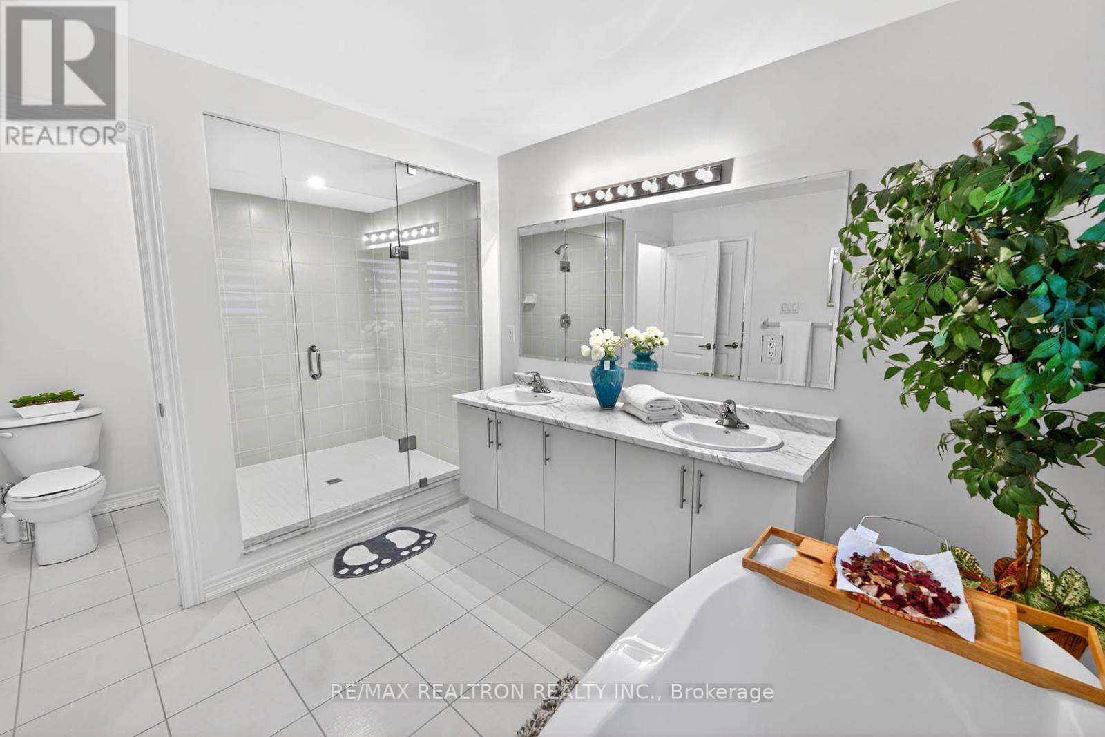 40 Wakefield Boulevard, Essa, Ontario  L3W 0L9 - Photo 37 - N12702522