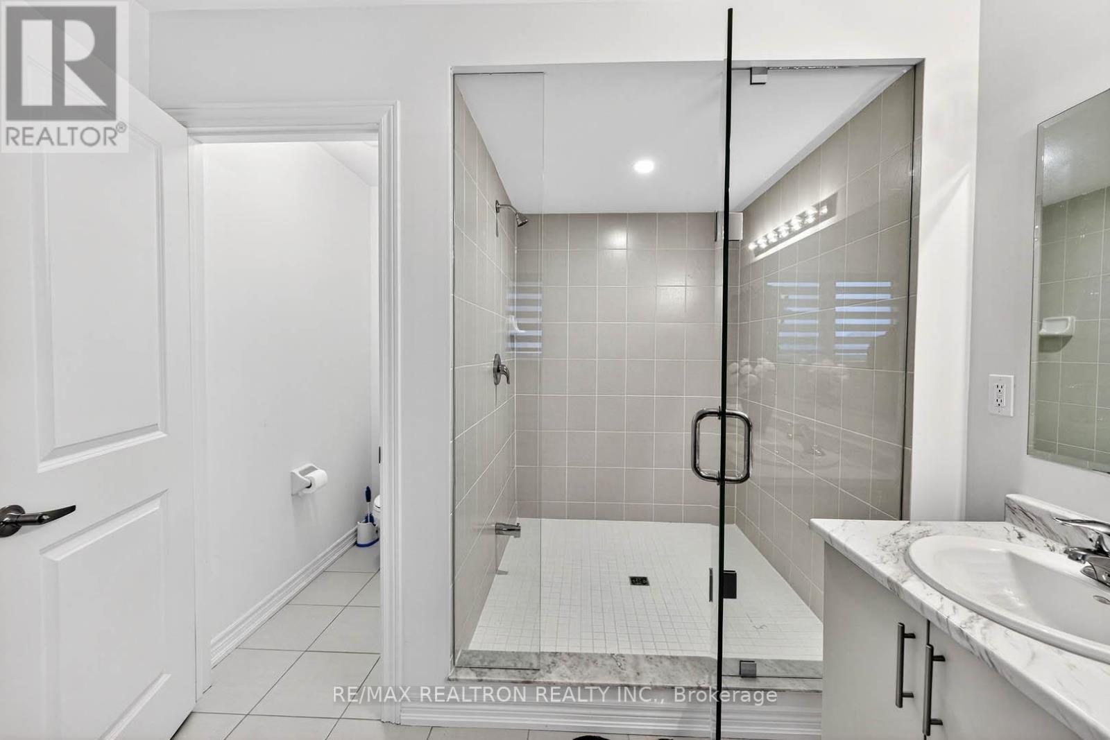 40 Wakefield Boulevard, Essa, Ontario  L3W 0L9 - Photo 38 - N12702522