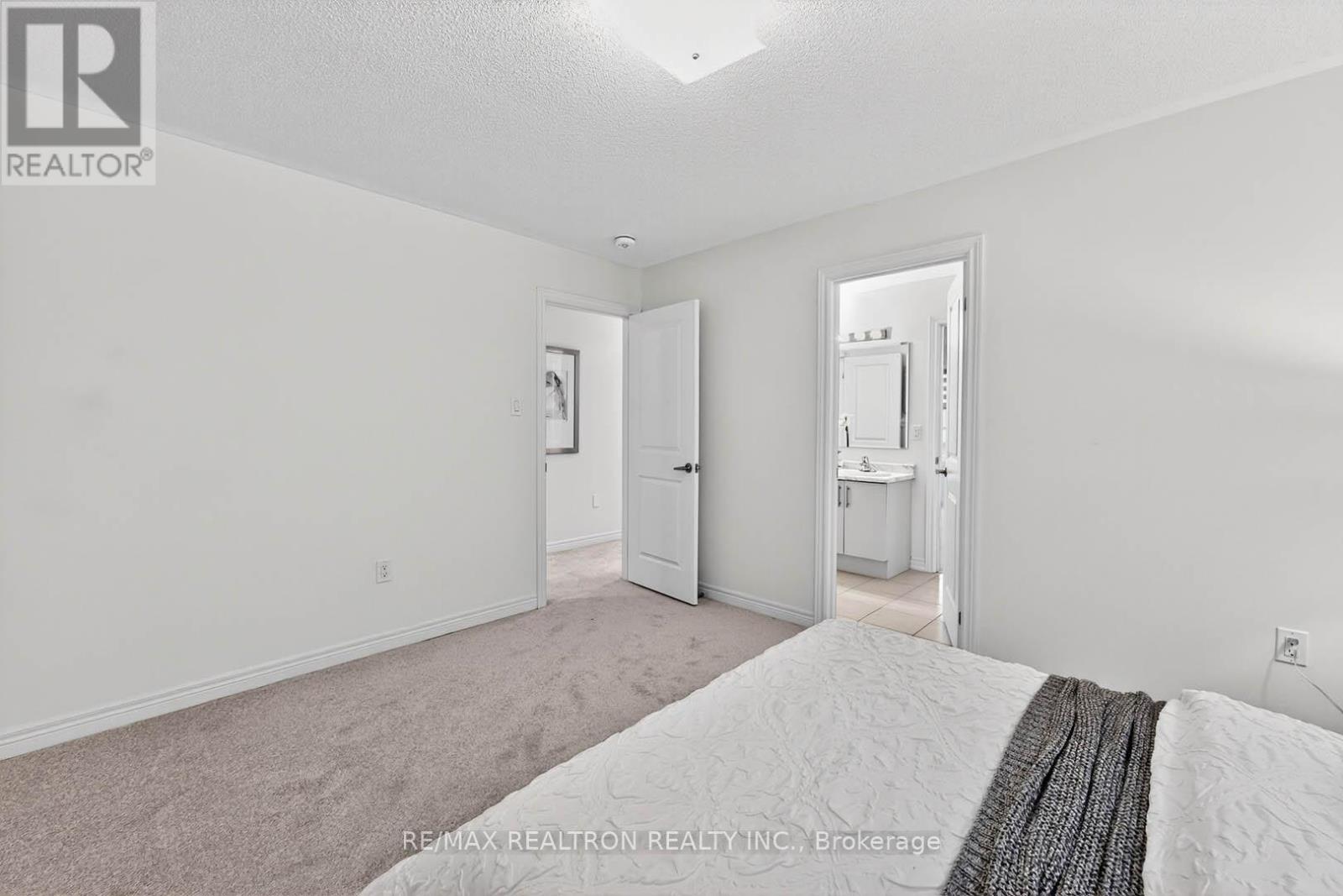 40 Wakefield Boulevard, Essa, Ontario  L3W 0L9 - Photo 43 - N12702522