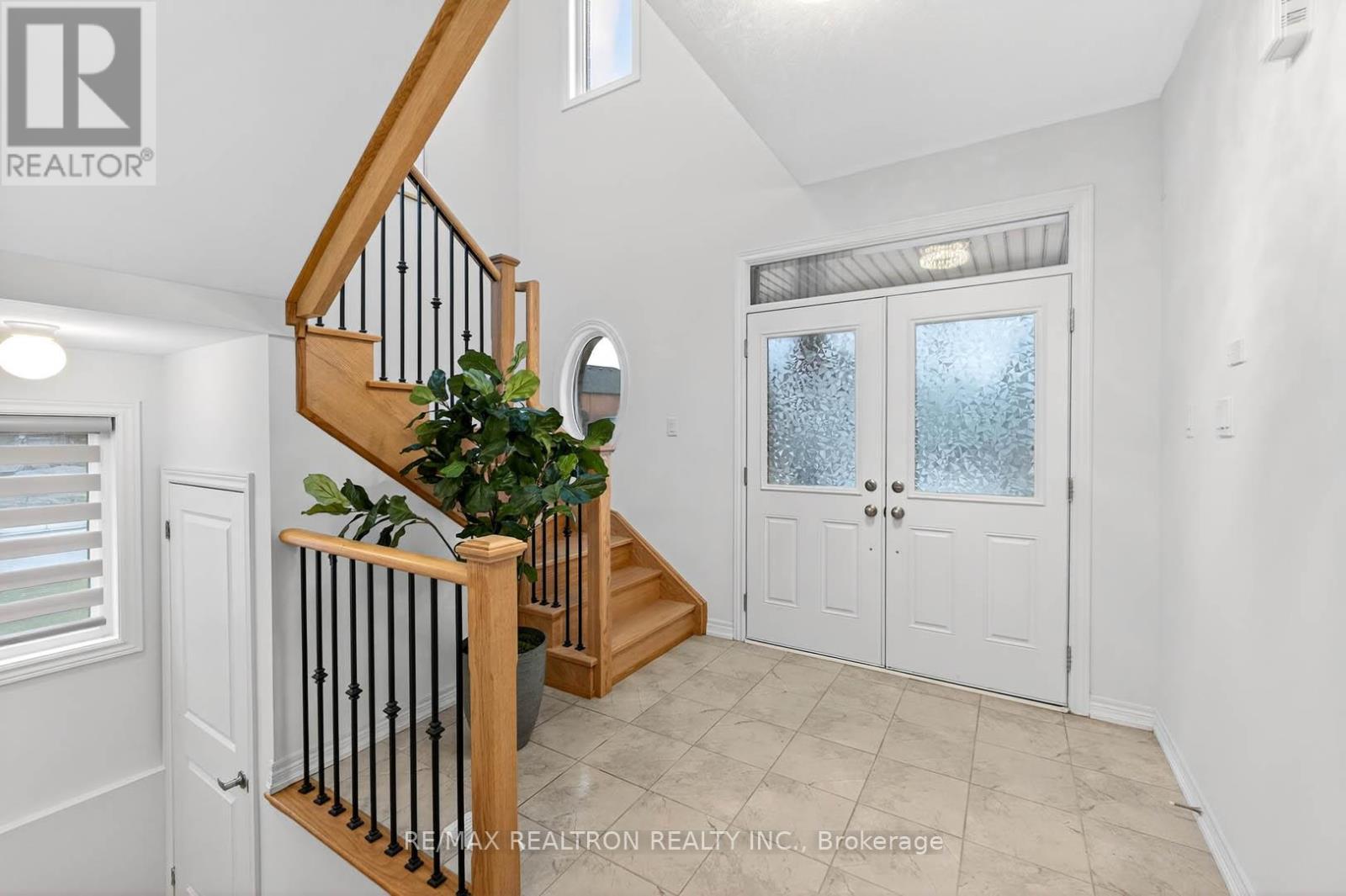 40 Wakefield Boulevard, Essa, Ontario  L3W 0L9 - Photo 5 - N12702522