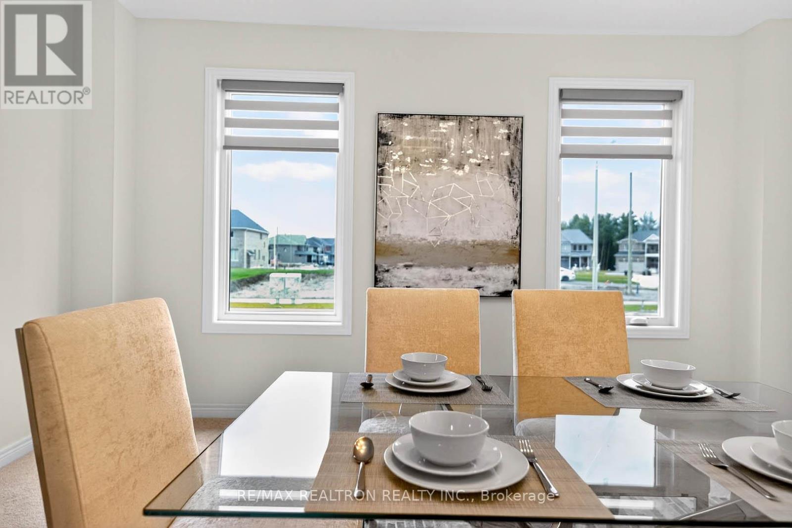 40 Wakefield Boulevard, Essa, Ontario  L3W 0L9 - Photo 9 - N12702522