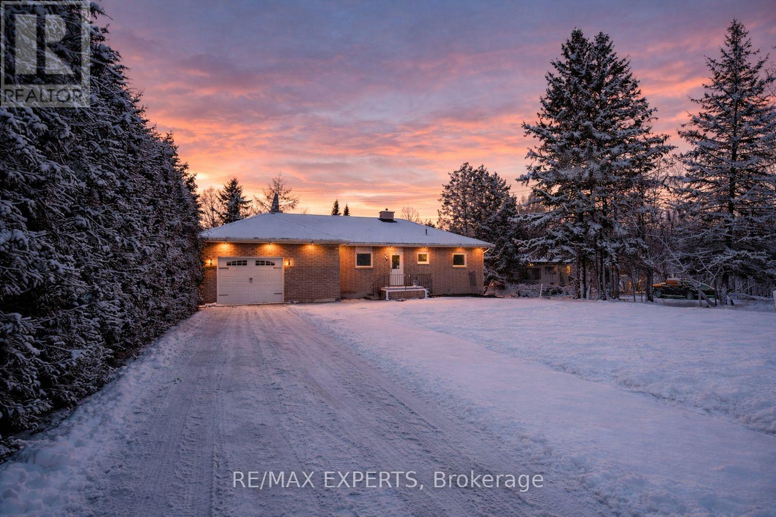 6 Otter Cove Road, Georgina, Ontario  L0E 1N0 - Photo 2 - N12702558