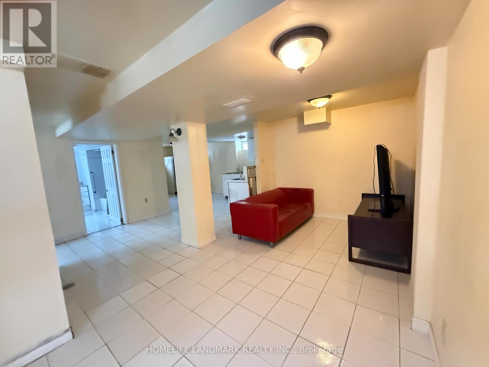 157 Sussex Avenue, Richmond Hill, Ontario  L4C 2E9 - Photo 9 - N12702600