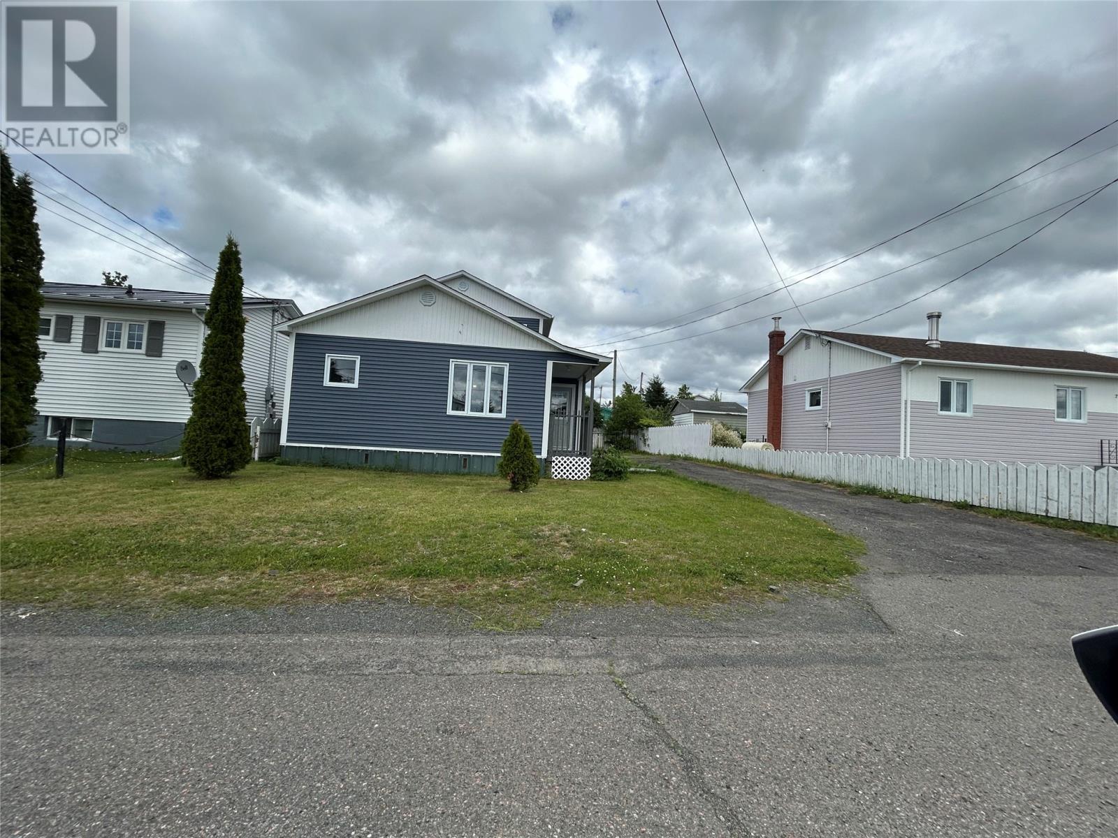 5 LeDrew Place, Grand Falls-Windsor, Newfoundland & Labrador