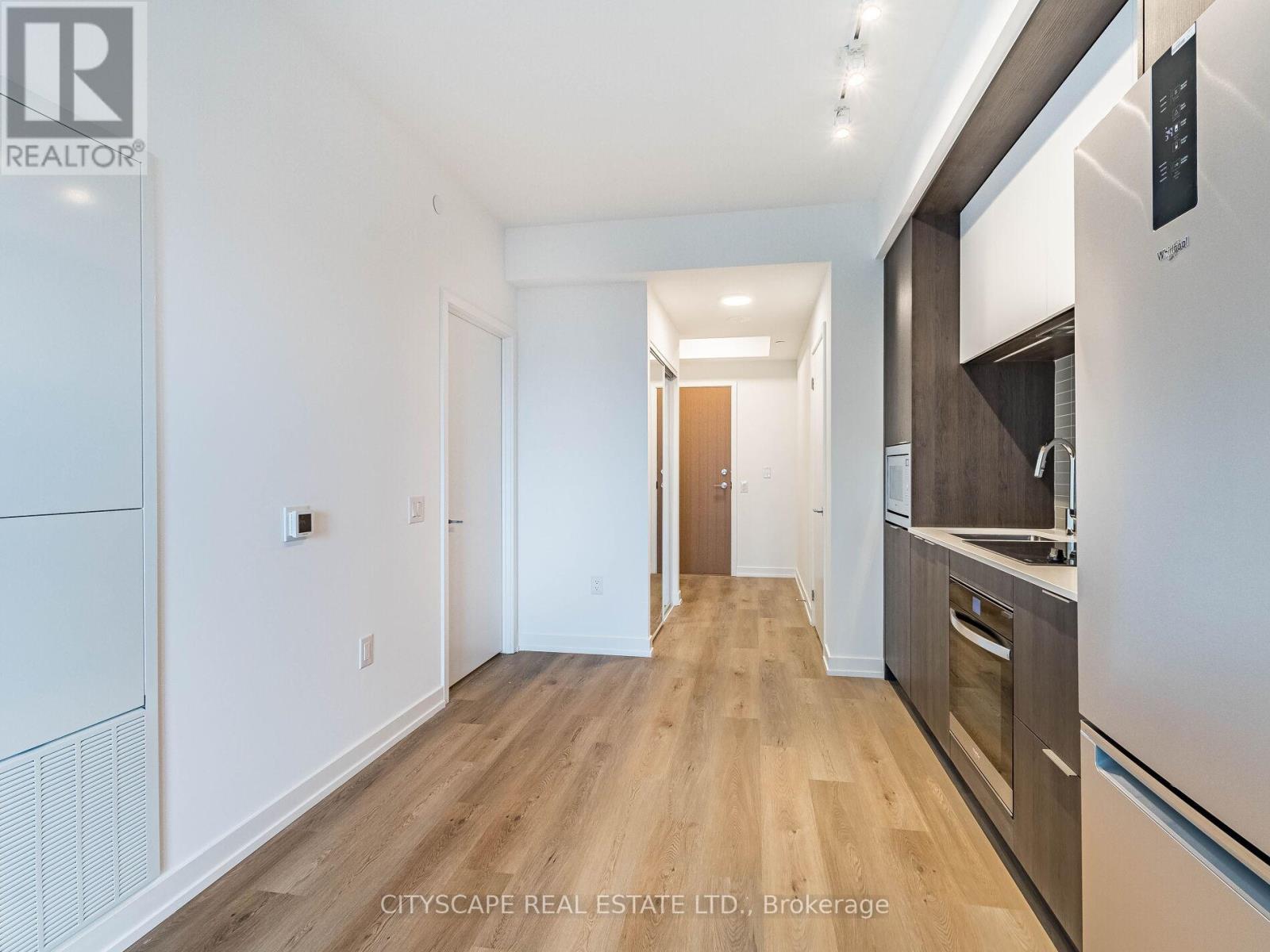 4112 - 395 Square One Drive, Mississauga, Ontario  L5B 0C6 - Photo 13 - W12702374