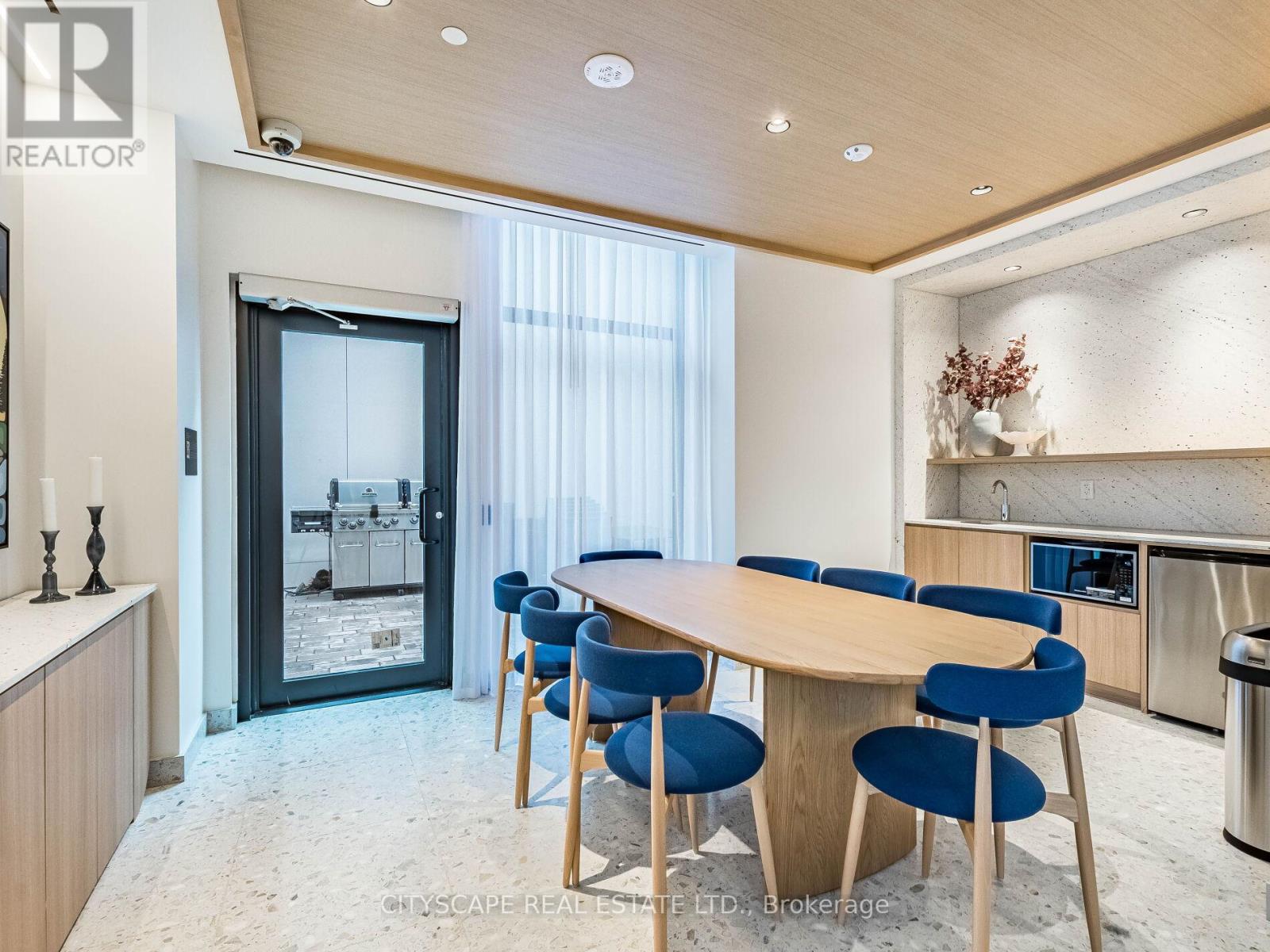 4112 - 395 Square One Drive, Mississauga, Ontario  L5B 0C6 - Photo 31 - W12702374