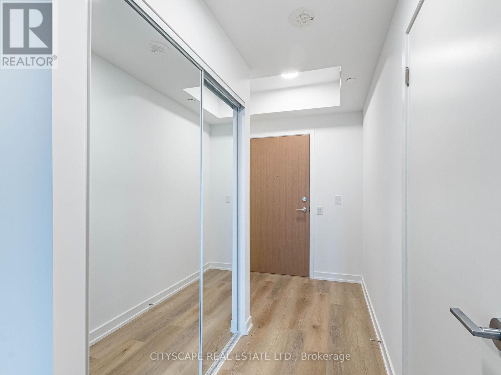 4112 - 395 Square One Drive, Mississauga, Ontario  L5B 0C6 - Photo 7 - W12702374