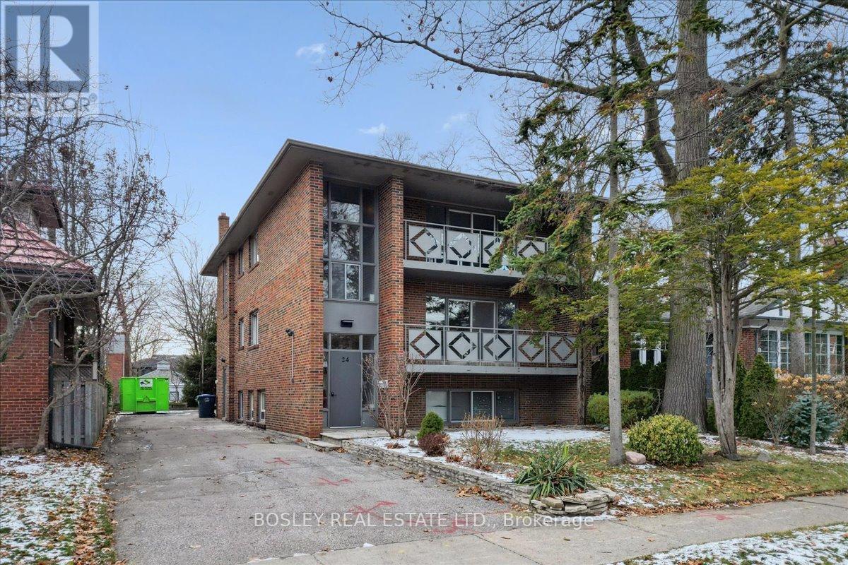 24 Oakwood Avenue, Mississauga, Ontario  L5G 3L7 - Photo 29 - W12702404