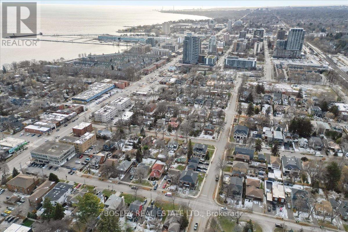 24 Oakwood Avenue, Mississauga, Ontario  L5G 3L7 - Photo 40 - W12702404