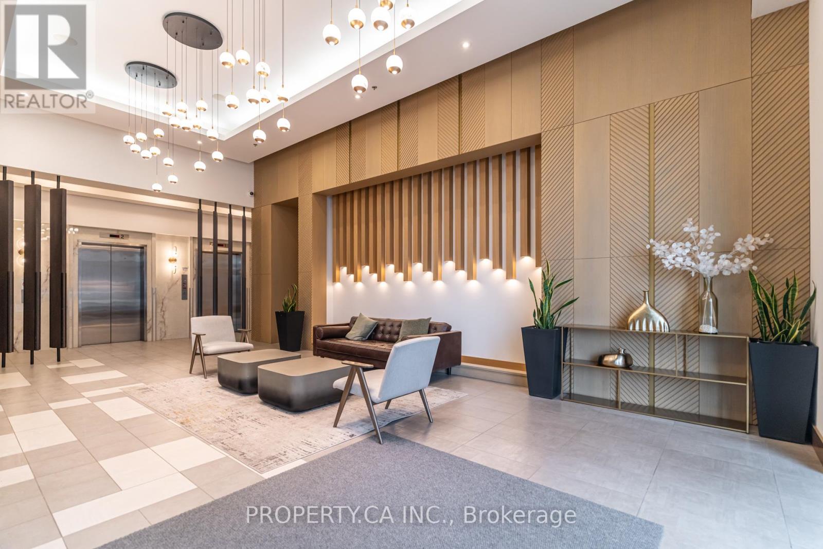 2004 - 4099 Brickstone Mews, Mississauga, Ontario  L5B 0G2 - Photo 3 - W12702428