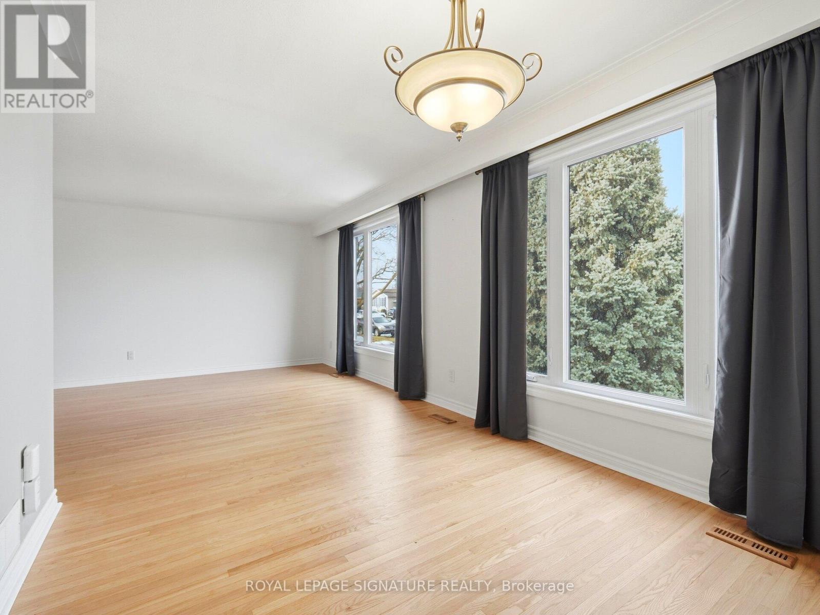 23 Caldwell Crescent, Brampton, Ontario  L6W 1A2 - Photo 12 - W12702434