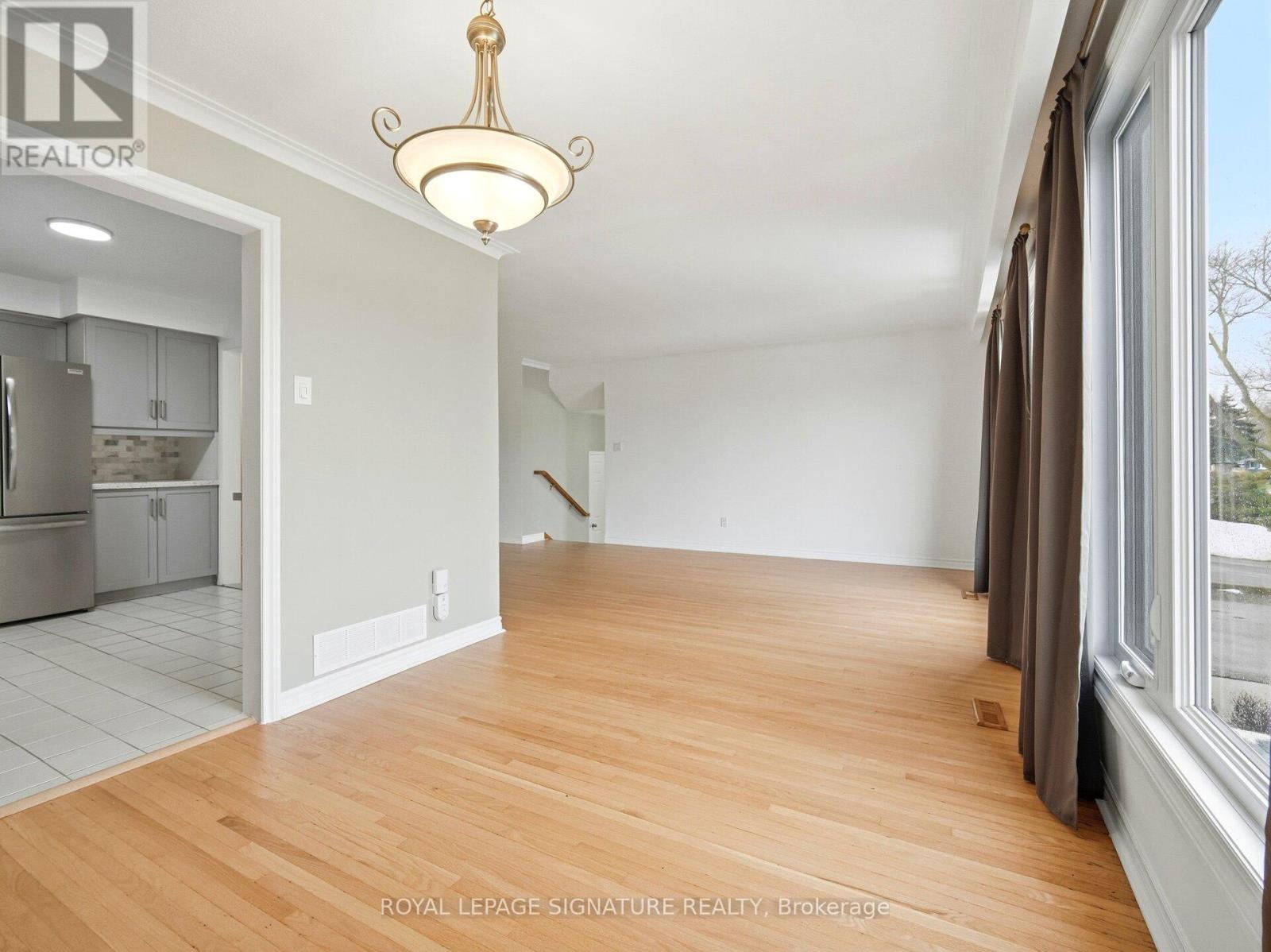 23 Caldwell Crescent, Brampton, Ontario  L6W 1A2 - Photo 14 - W12702434