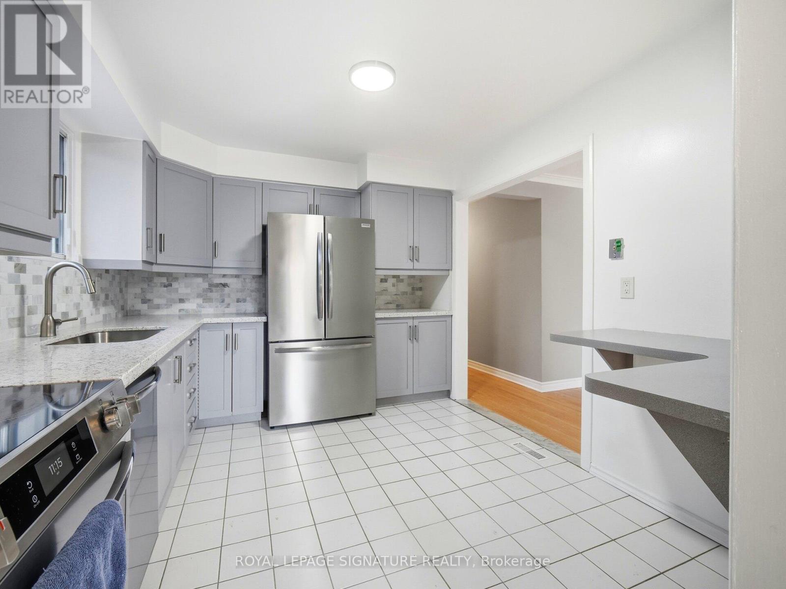 23 Caldwell Crescent, Brampton, Ontario  L6W 1A2 - Photo 16 - W12702434