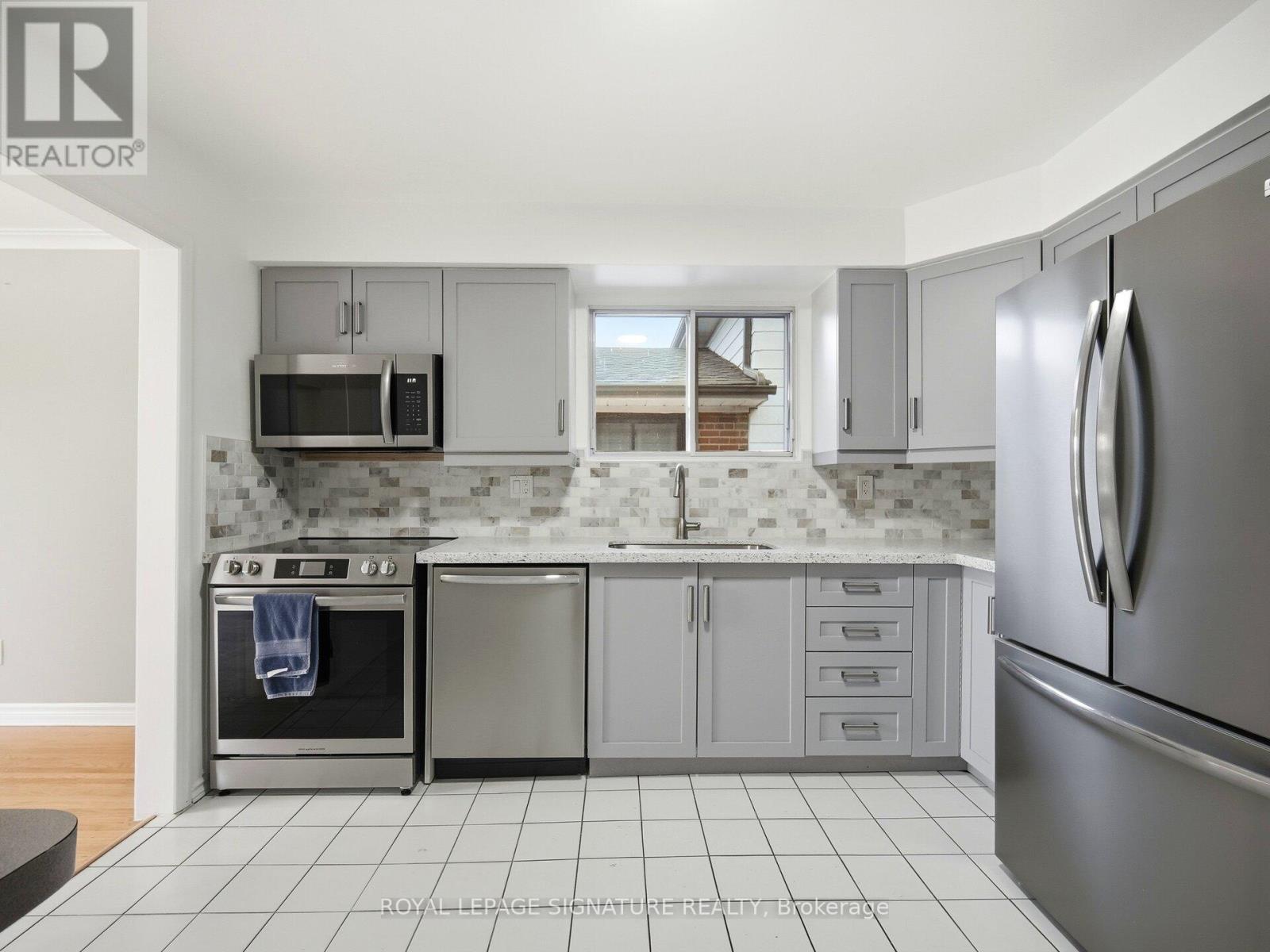 23 Caldwell Crescent, Brampton, Ontario  L6W 1A2 - Photo 17 - W12702434