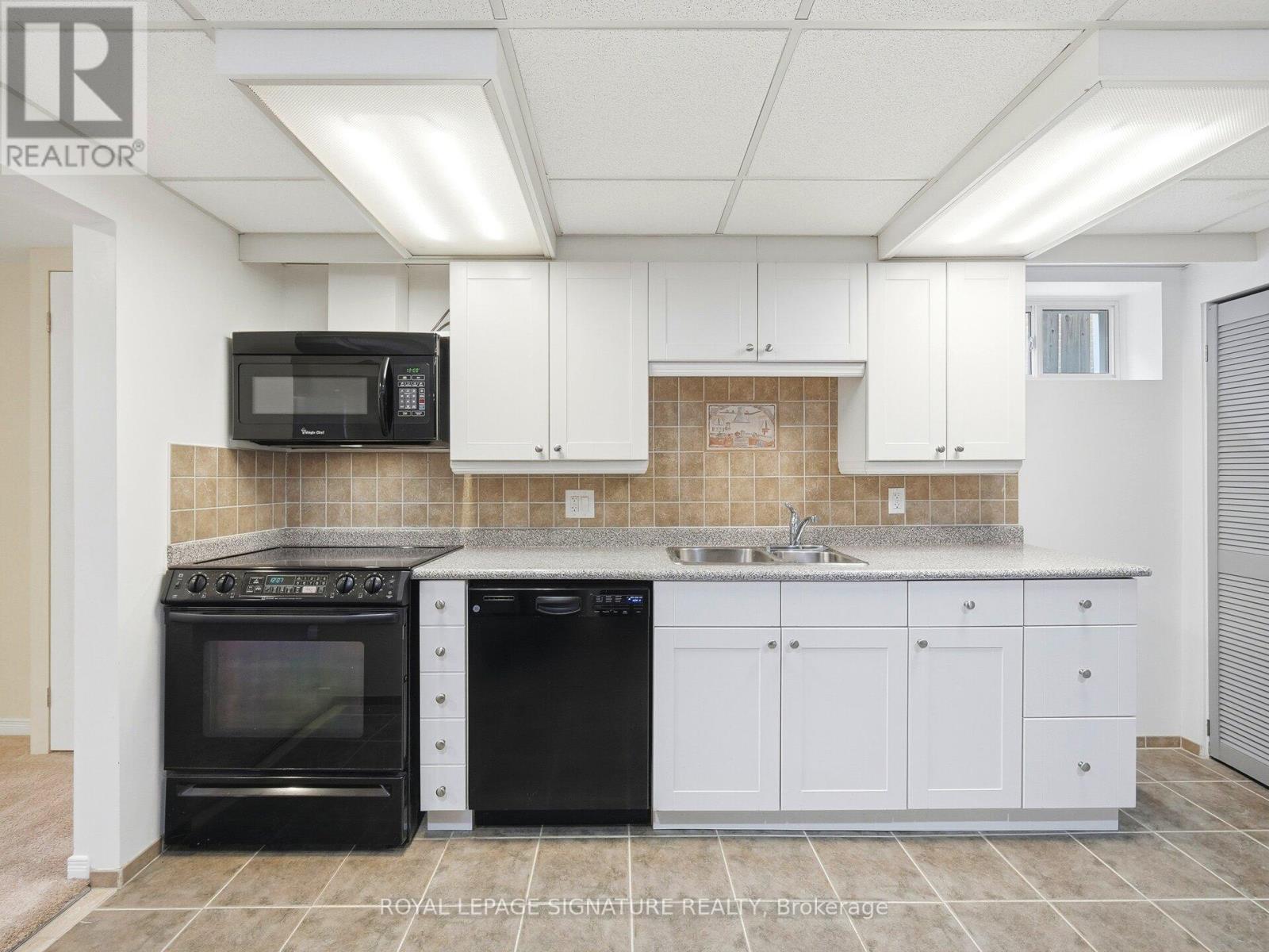 23 Caldwell Crescent, Brampton, Ontario  L6W 1A2 - Photo 41 - W12702434