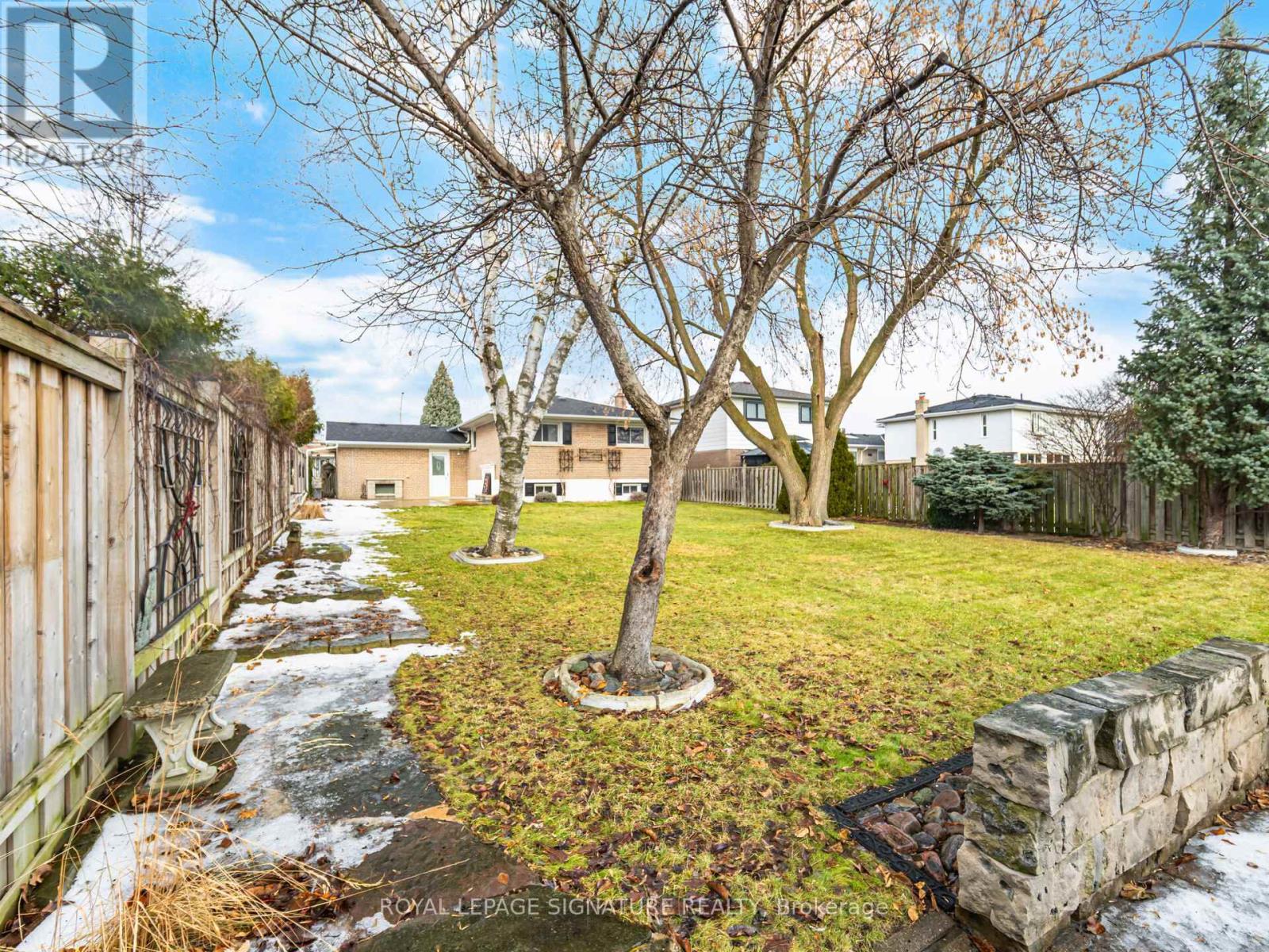 23 Caldwell Crescent, Brampton, Ontario  L6W 1A2 - Photo 50 - W12702434