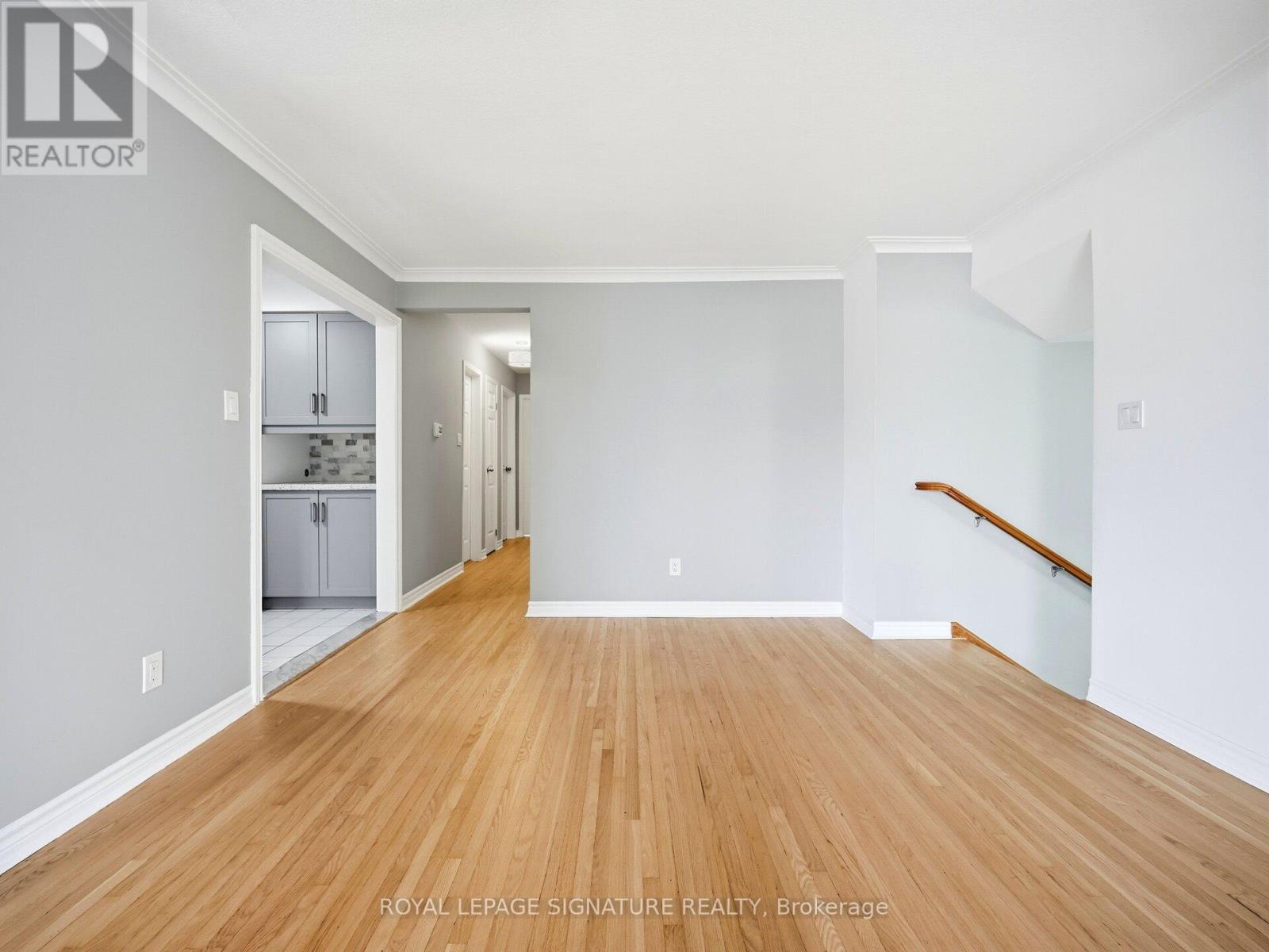 23 Caldwell Crescent, Brampton, Ontario  L6W 1A2 - Photo 7 - W12702434