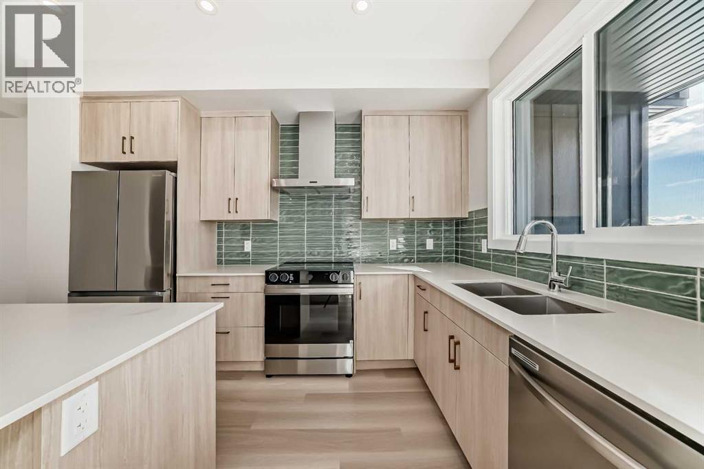 23 Lucas Way Nw, Calgary, Alberta  T3P 2C7 - Photo 6 - A2279180