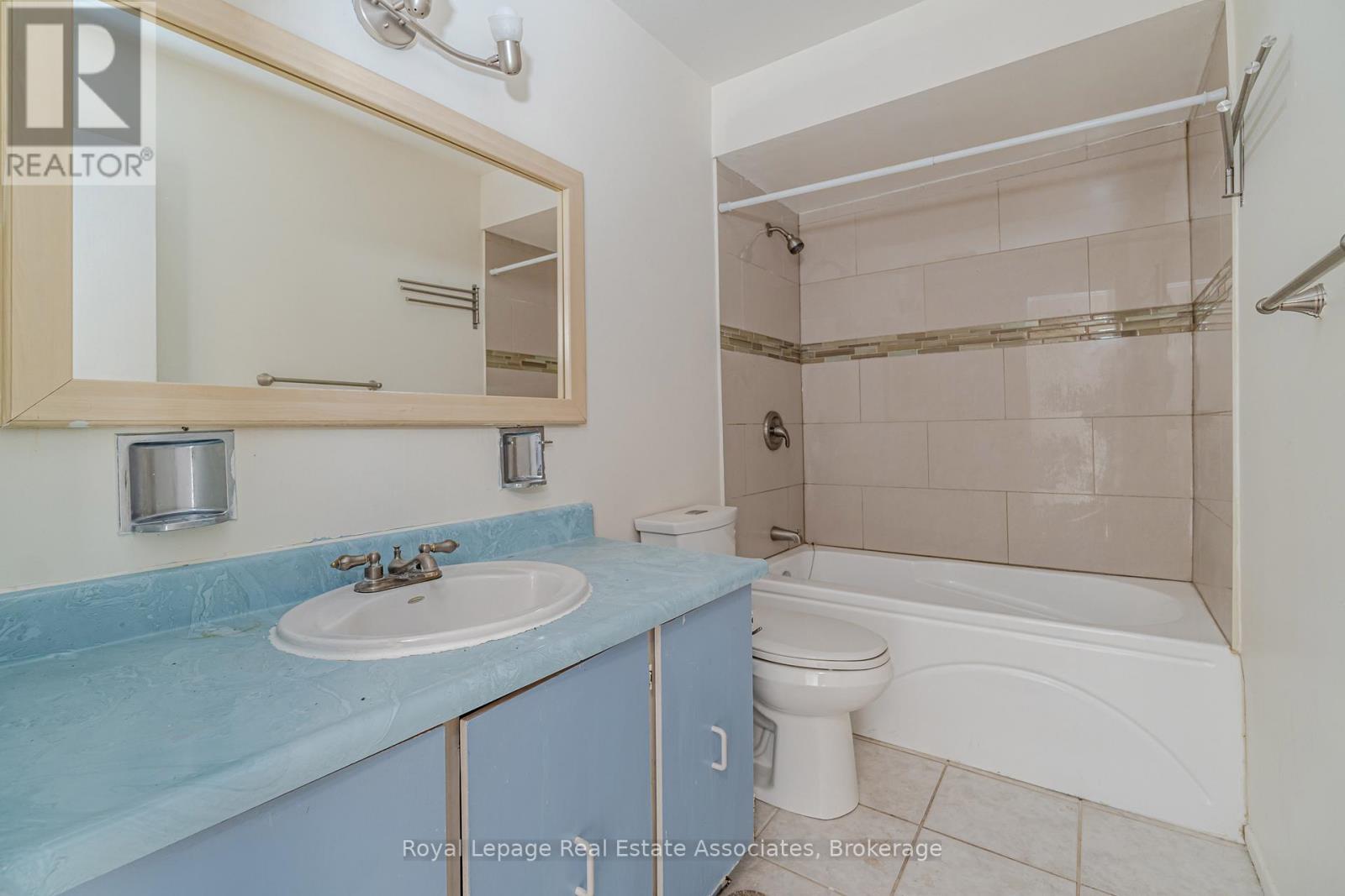 3301 Tallmast Crescent, Mississauga, Ontario  L5L 1K1 - Photo 23 - W12702494