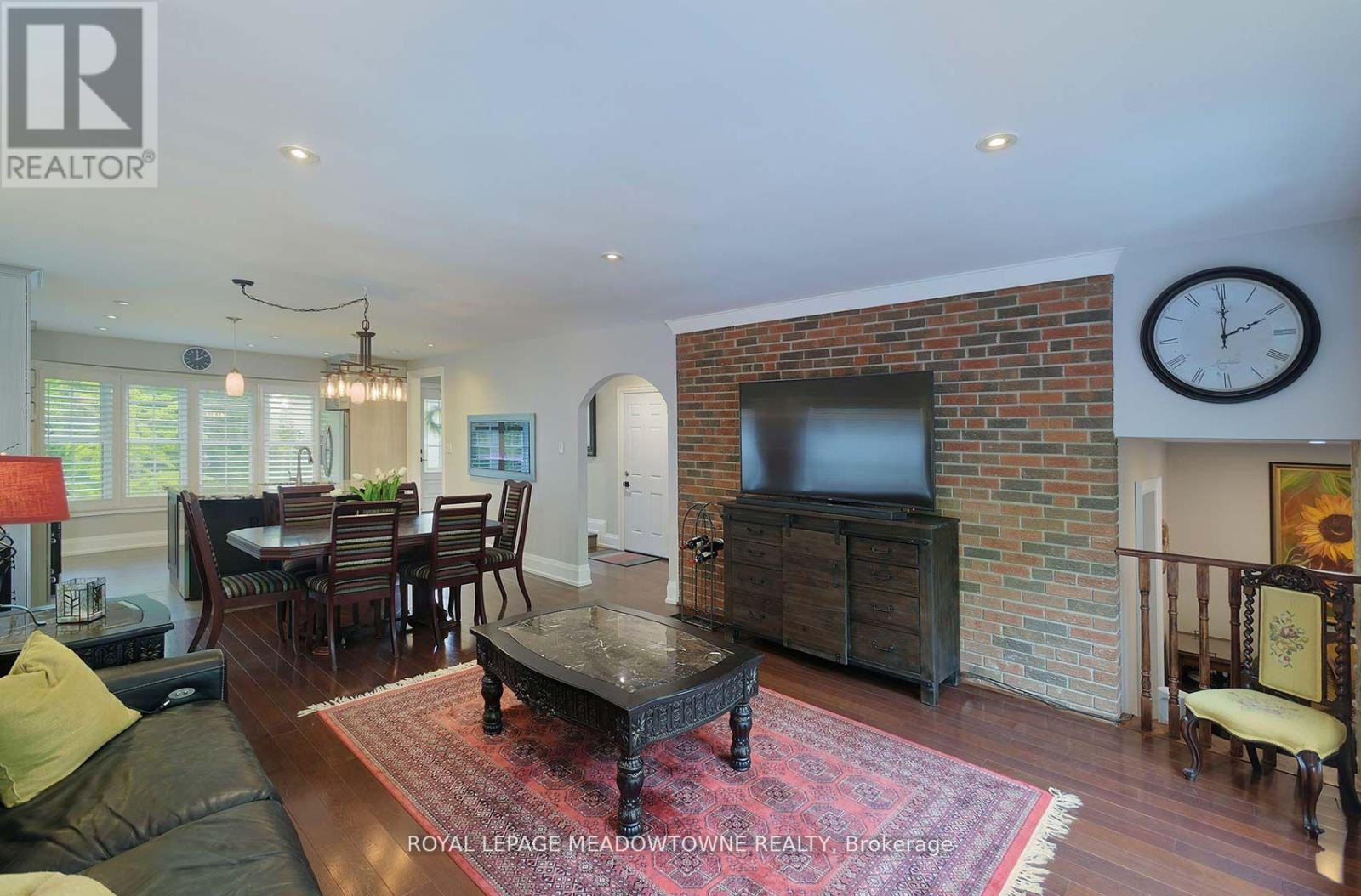 2818 Folkway Drive, Mississauga, Ontario  L5L 2H9 - Photo 5 - W12702514