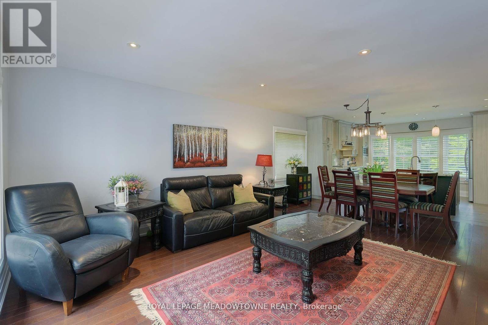 2818 Folkway Drive, Mississauga, Ontario  L5L 2H9 - Photo 6 - W12702514