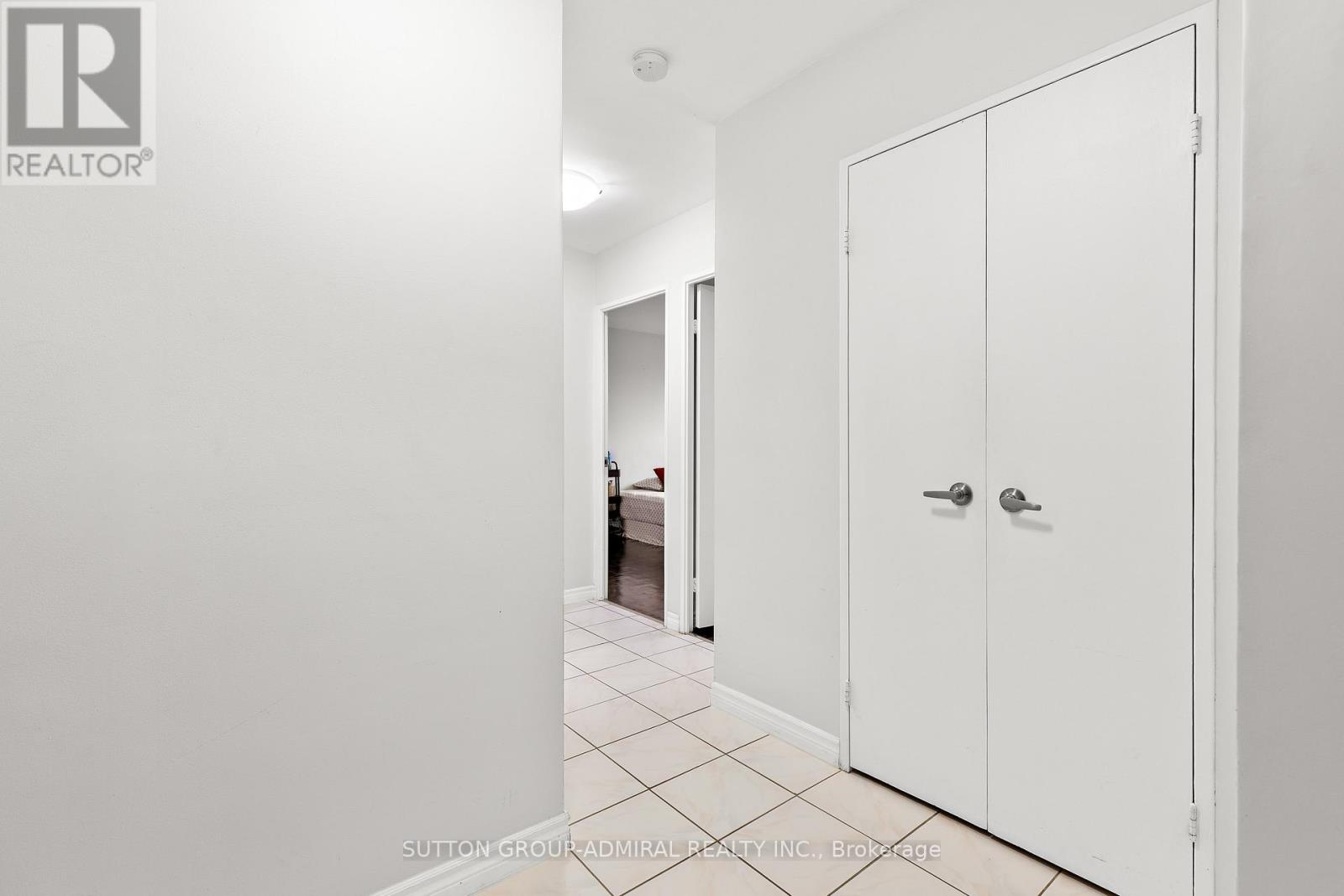 712 - 25 Four Winds Drive, Toronto, Ontario  M3J 1K8 - Photo 18 - W12702538