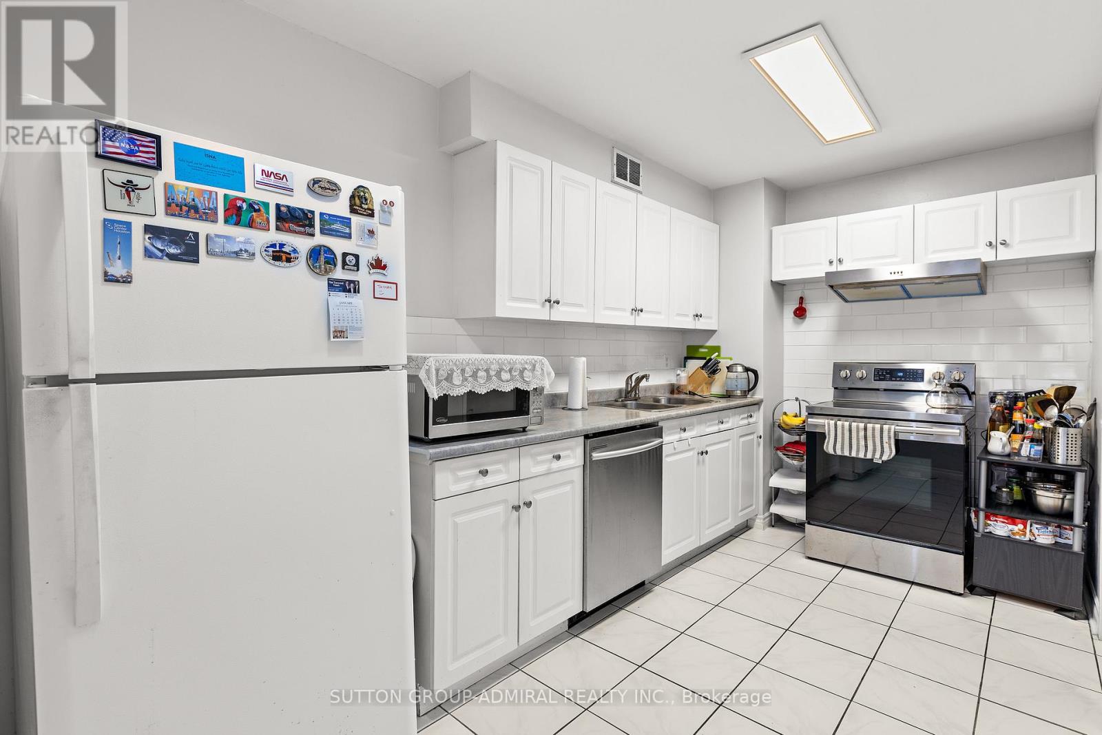 712 - 25 Four Winds Drive, Toronto, Ontario  M3J 1K8 - Photo 7 - W12702538