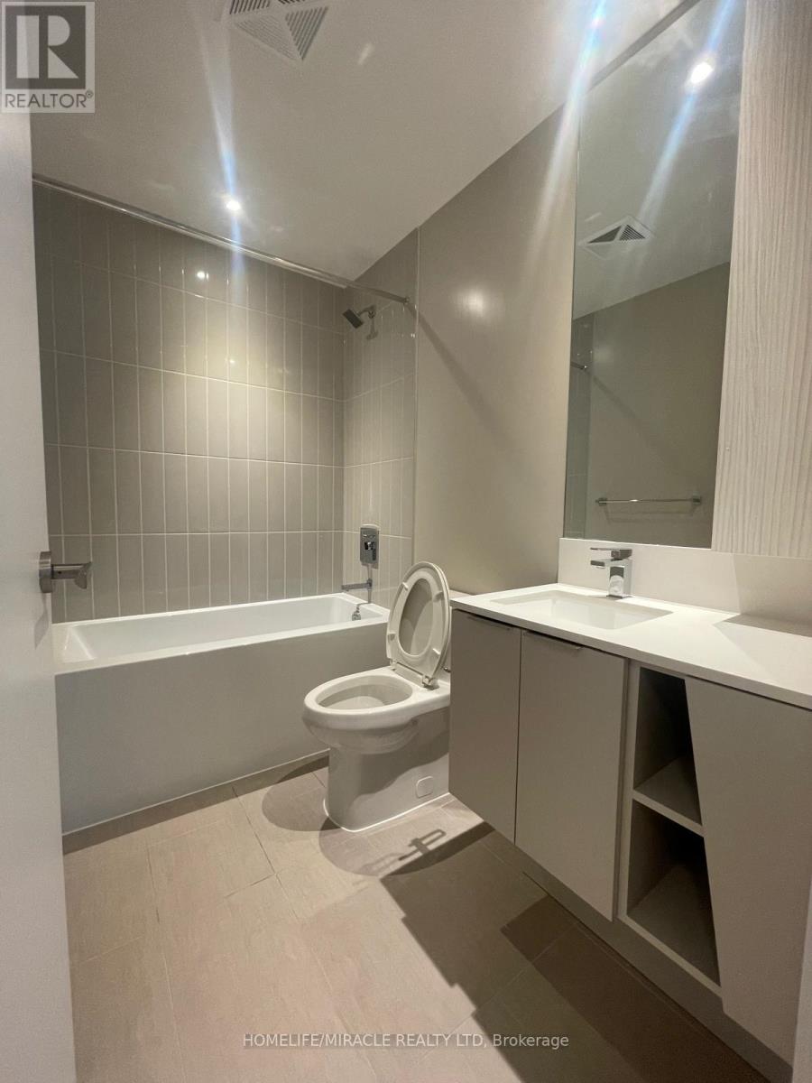 5404 - 3900 Confederation Parkway, Mississauga (City Centre), Ontario  L5B 0M3 - Photo 9 - W12702546