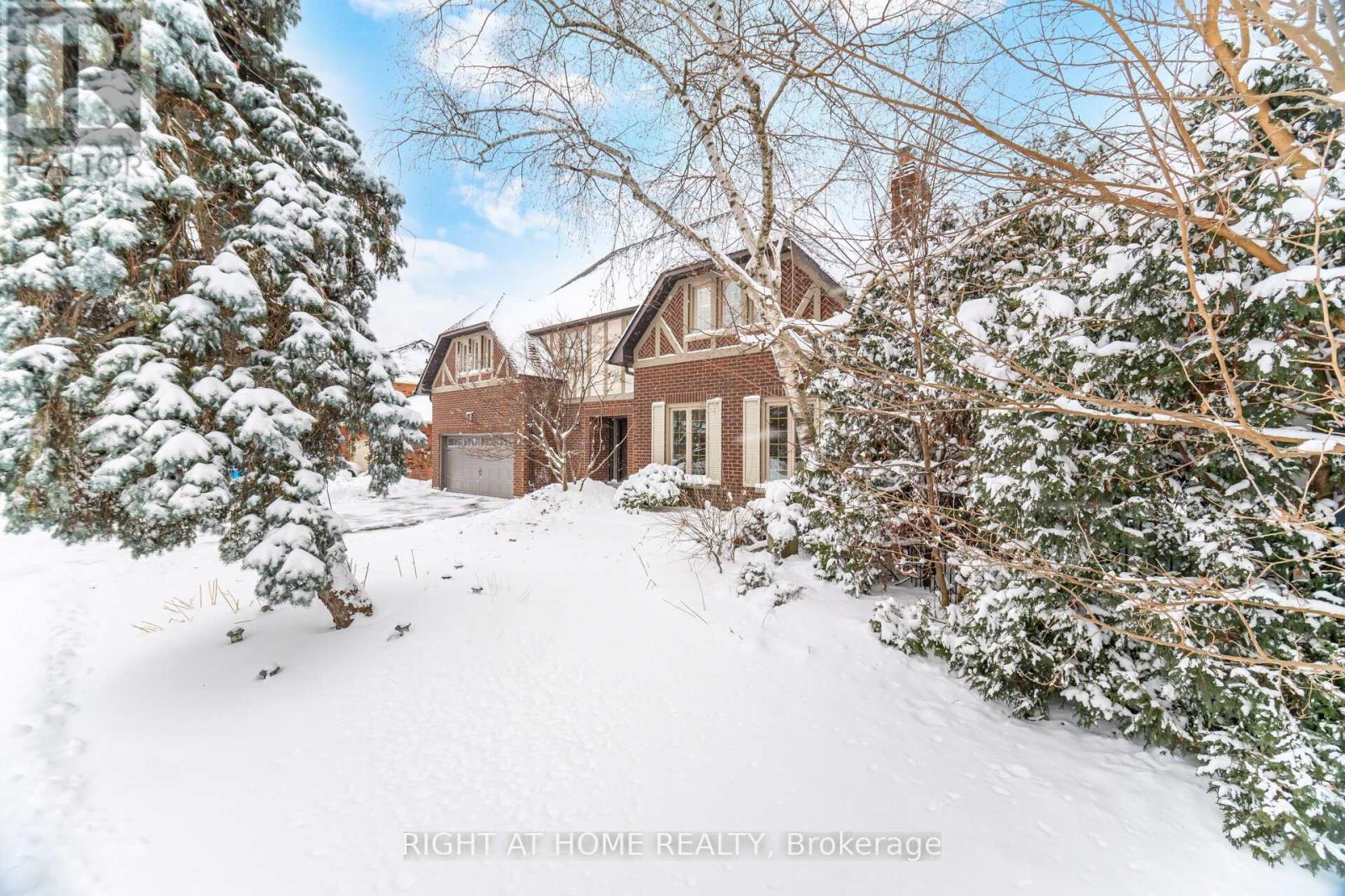 1340 Greeneagle Drive, Oakville, Ontario  L6M 2M9 - Photo 2 - W12702614