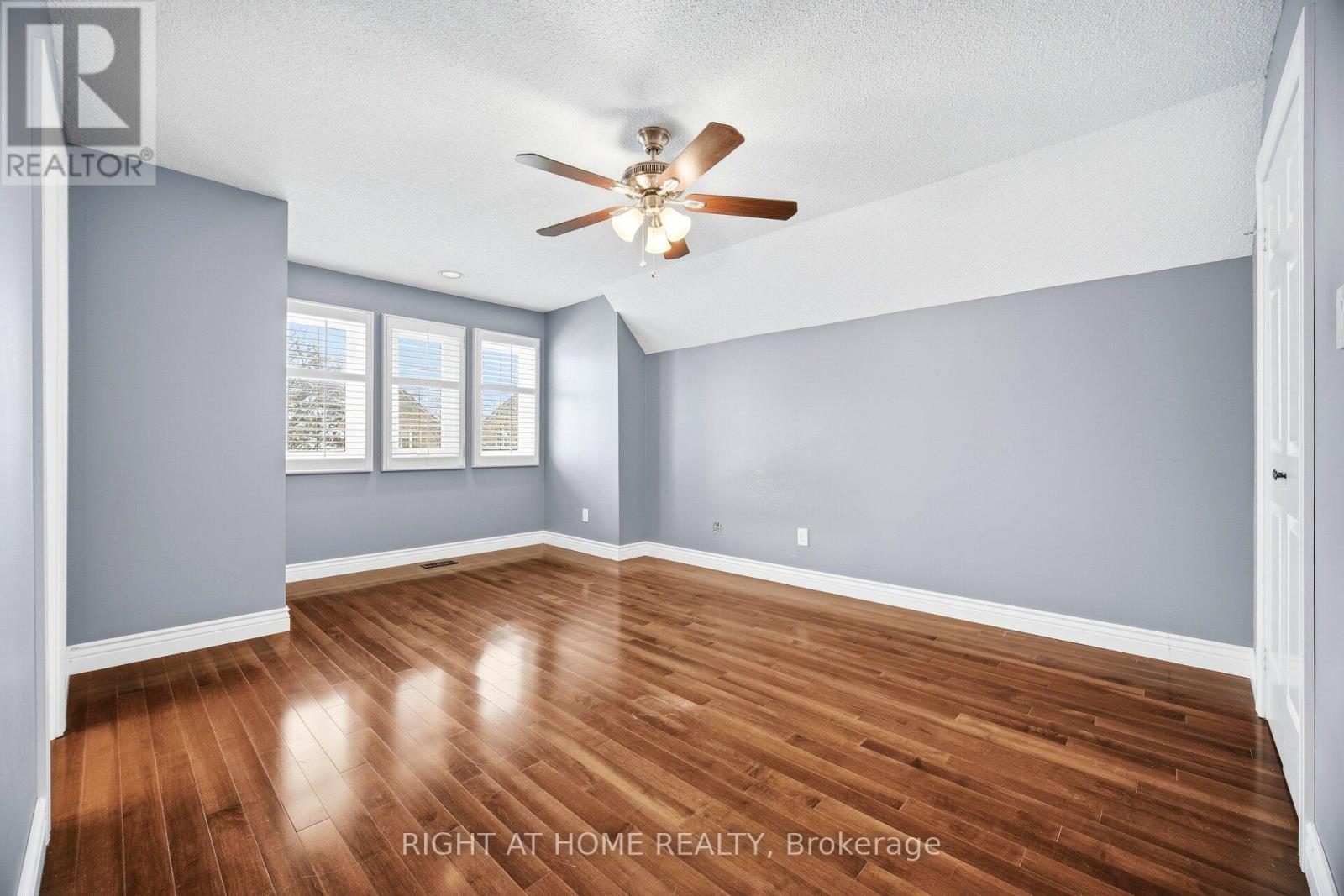 1340 Greeneagle Drive, Oakville, Ontario  L6M 2M9 - Photo 27 - W12702614