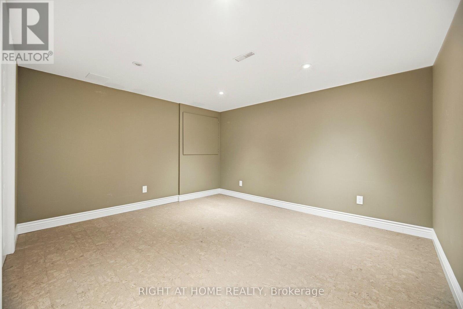 1340 Greeneagle Drive, Oakville, Ontario  L6M 2M9 - Photo 38 - W12702614