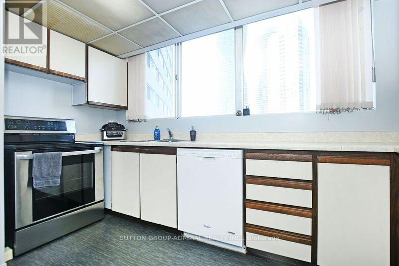 609 - 3700 Kaneff Crescent, Mississauga, Ontario  L5A 4B8 - Photo 15 - W12702618