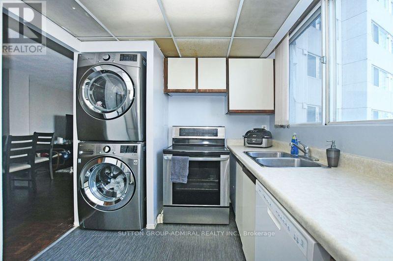 609 - 3700 Kaneff Crescent, Mississauga, Ontario  L5A 4B8 - Photo 17 - W12702618