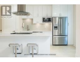 109 - 238 DORIS AVENUE, Toronto, Ontario