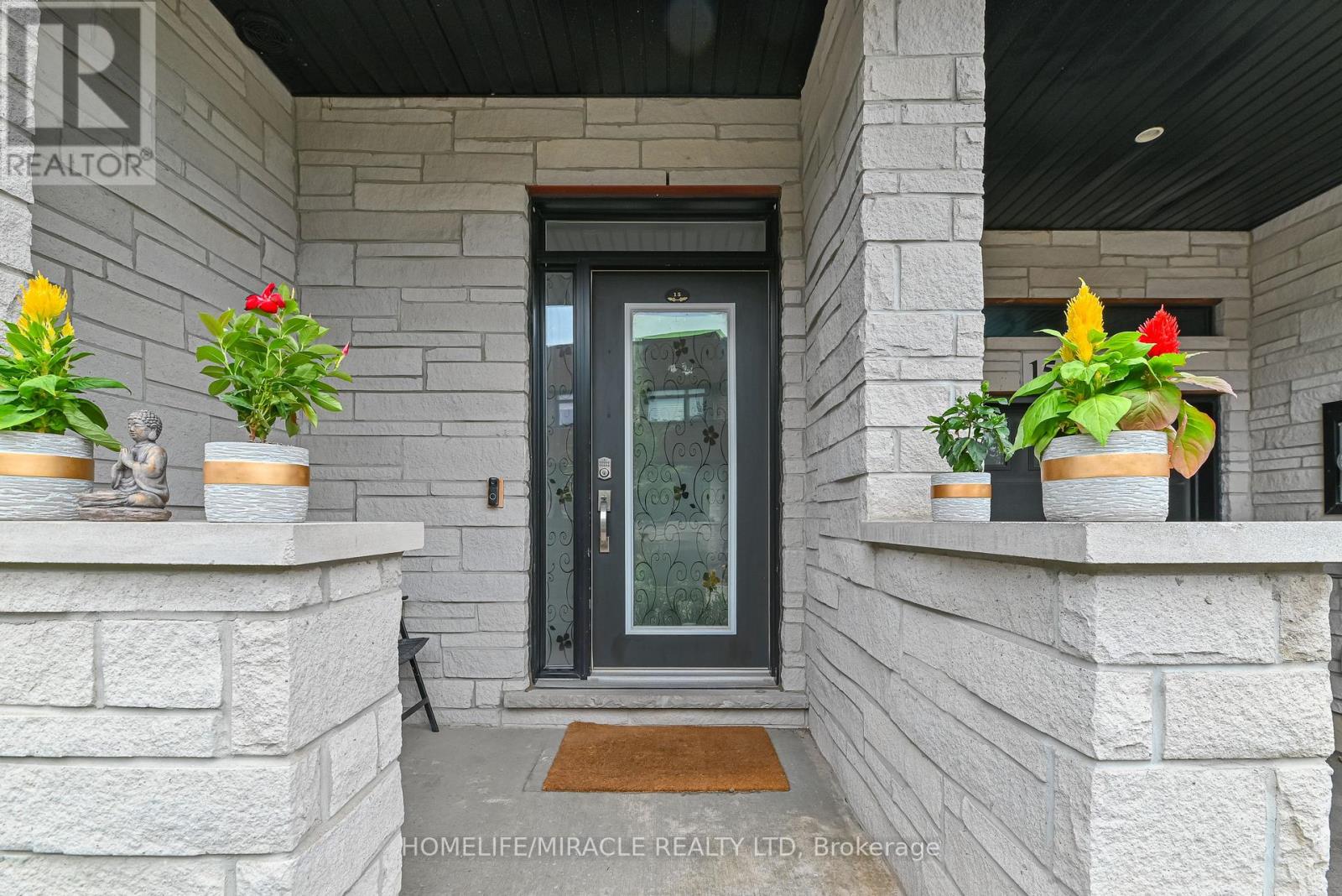 15 - 35 Midhurst Heights, Hamilton, Ontario  L8J 0K9 - Photo 2 - X12702382