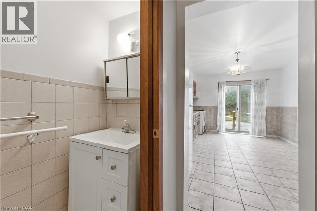 241 Robert Street, Hamilton, Ontario  L8L 2R2 - Photo 6 - 40799047