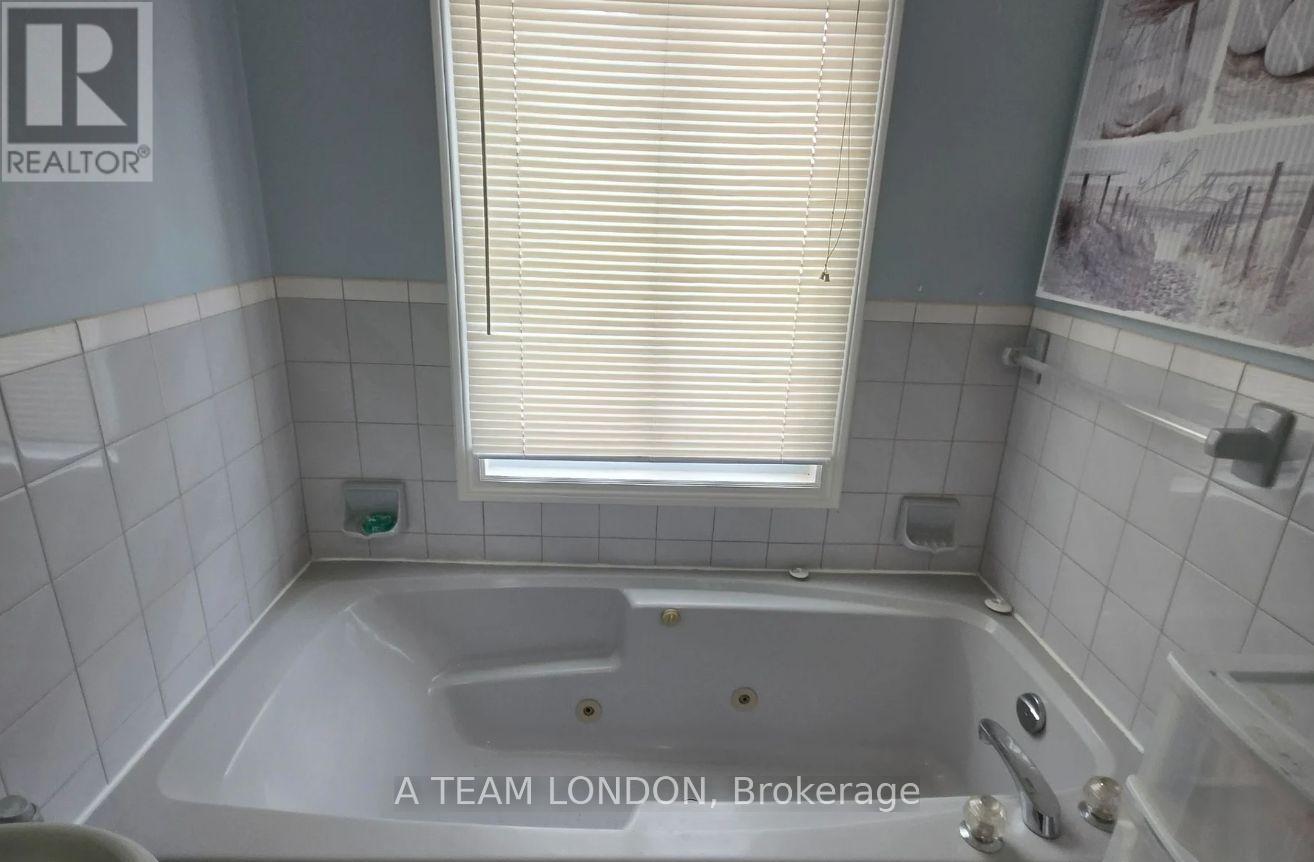 3 - 39 Regina Street, London East (East F), Ontario  N5Y 3B6 - Photo 11 - X12702784